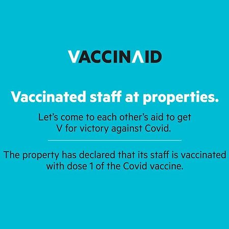 Hotel Vaccinated Staff- Oyo Townhouse 105 Khar West Station Bombaj Zewnętrze zdjęcie