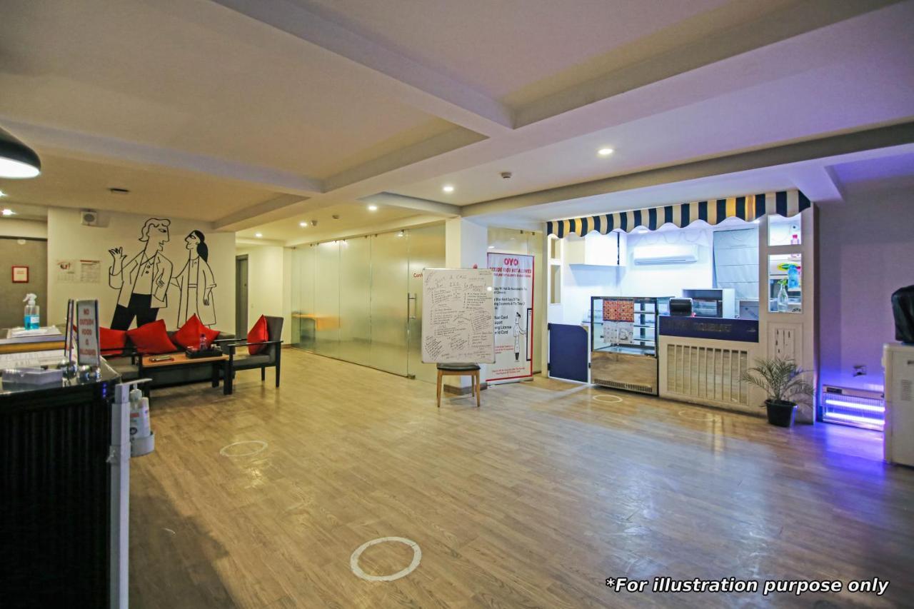 Hotel Vaccinated Staff- Oyo Townhouse 105 Khar West Station Bombaj Zewnętrze zdjęcie