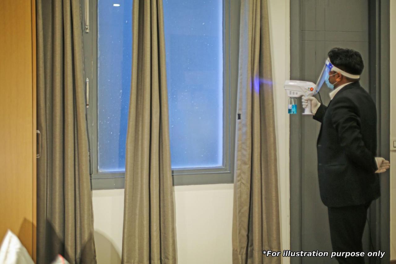 Hotel Vaccinated Staff- Oyo Townhouse 105 Khar West Station Bombaj Zewnętrze zdjęcie