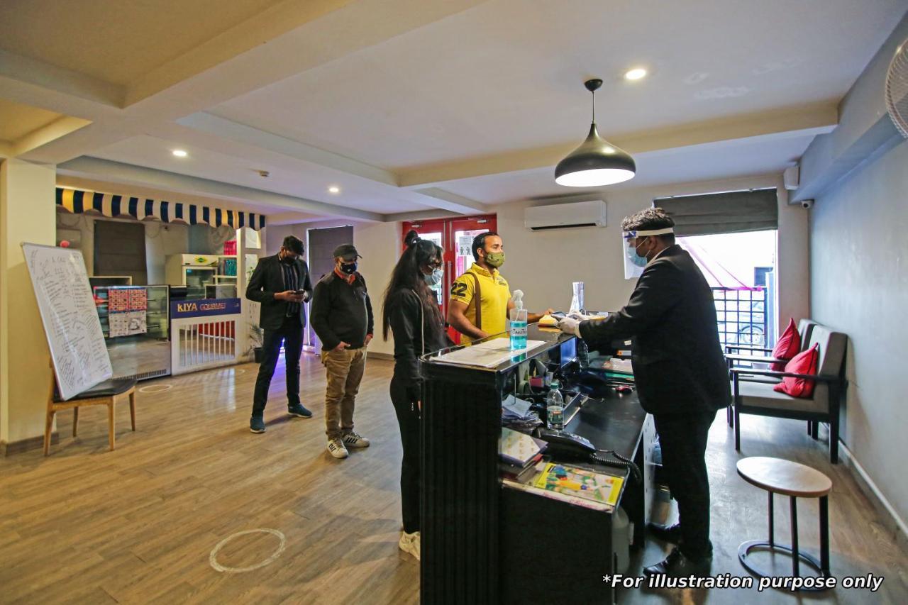 Hotel Vaccinated Staff- Oyo Townhouse 105 Khar West Station Bombaj Zewnętrze zdjęcie
