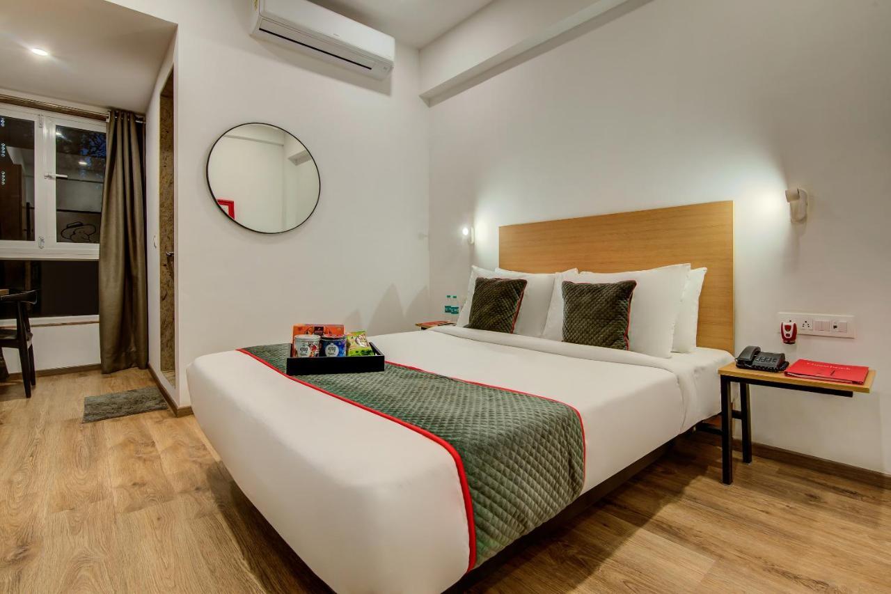 Hotel Vaccinated Staff- Oyo Townhouse 105 Khar West Station Bombaj Zewnętrze zdjęcie